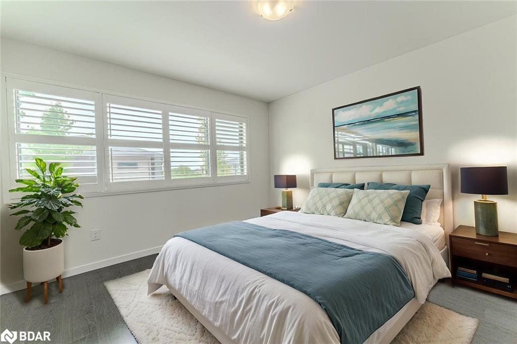 14-369 Essa Road, Barrie, ON - Indoor Photo Showing Bedroom