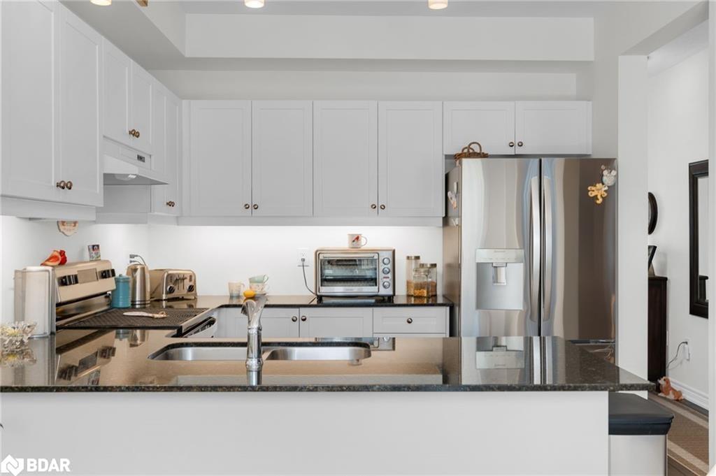 197 Isabella Drive, Orillia, ON - Indoor Photo Showing Kitchen With Stainless Steel Kitchen With Double Sink