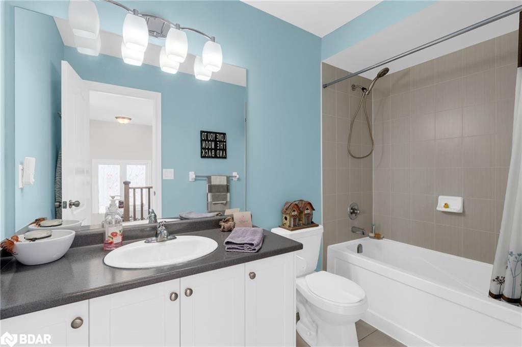 197 Isabella Drive, Orillia, ON - Indoor Photo Showing Bathroom