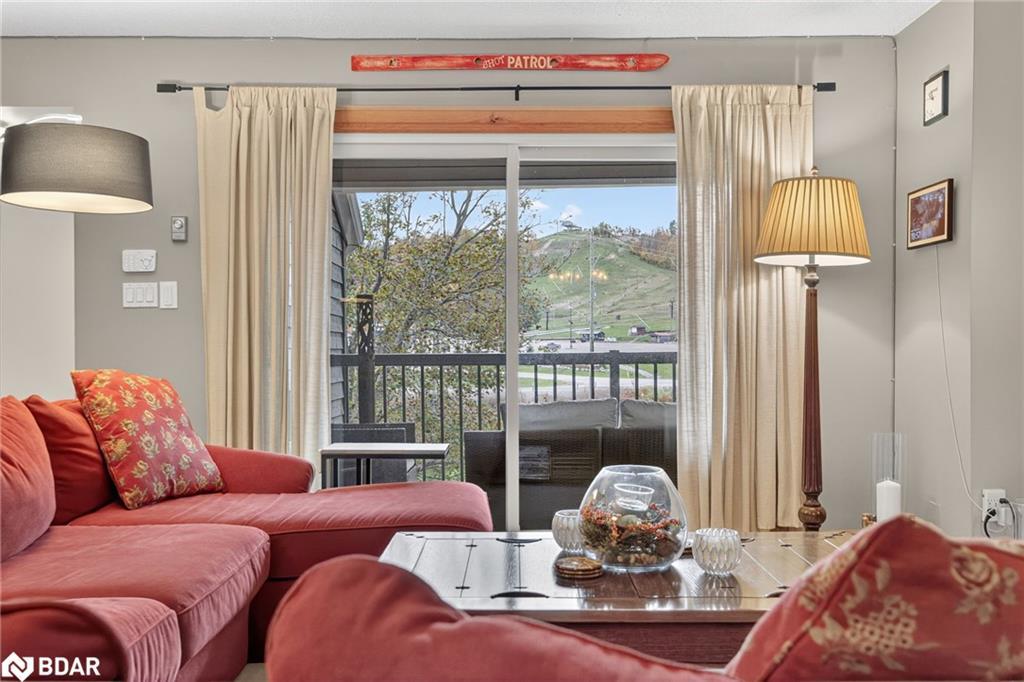 312-1102 Horseshoe Valley Road W, Oro-Medonte, ON - Indoor