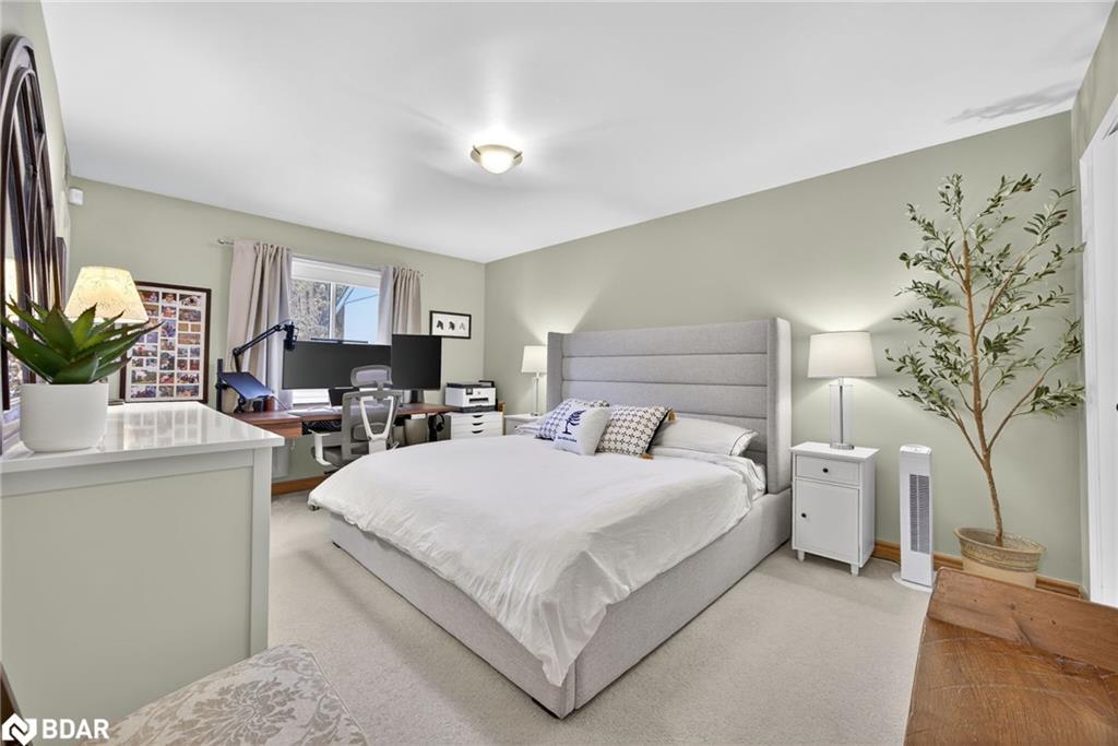 312-1102 Horseshoe Valley Road W, Oro-Medonte, ON - Indoor Photo Showing Bedroom