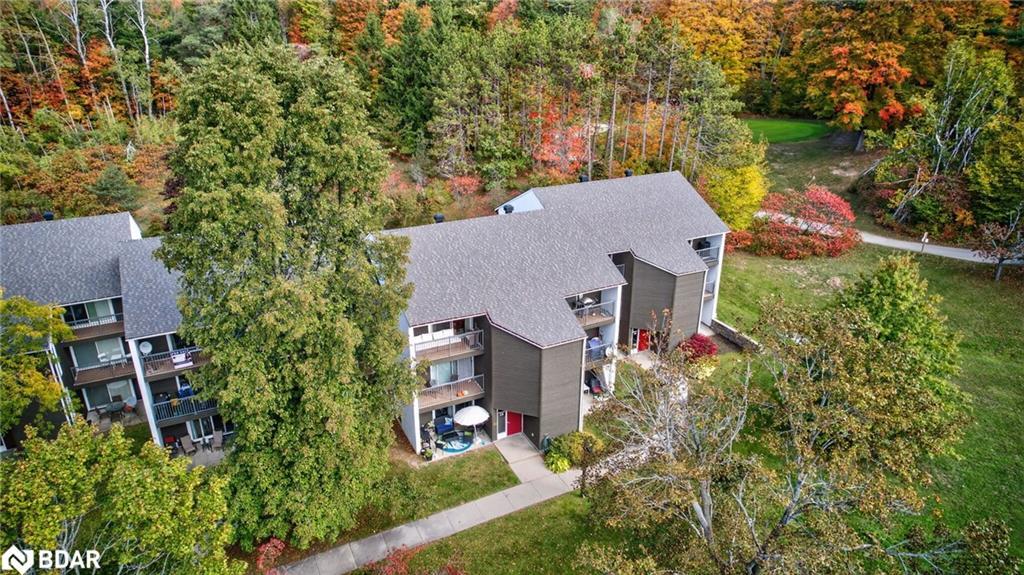 312-1102 Horseshoe Valley Road W, Oro-Medonte, ON - Outdoor