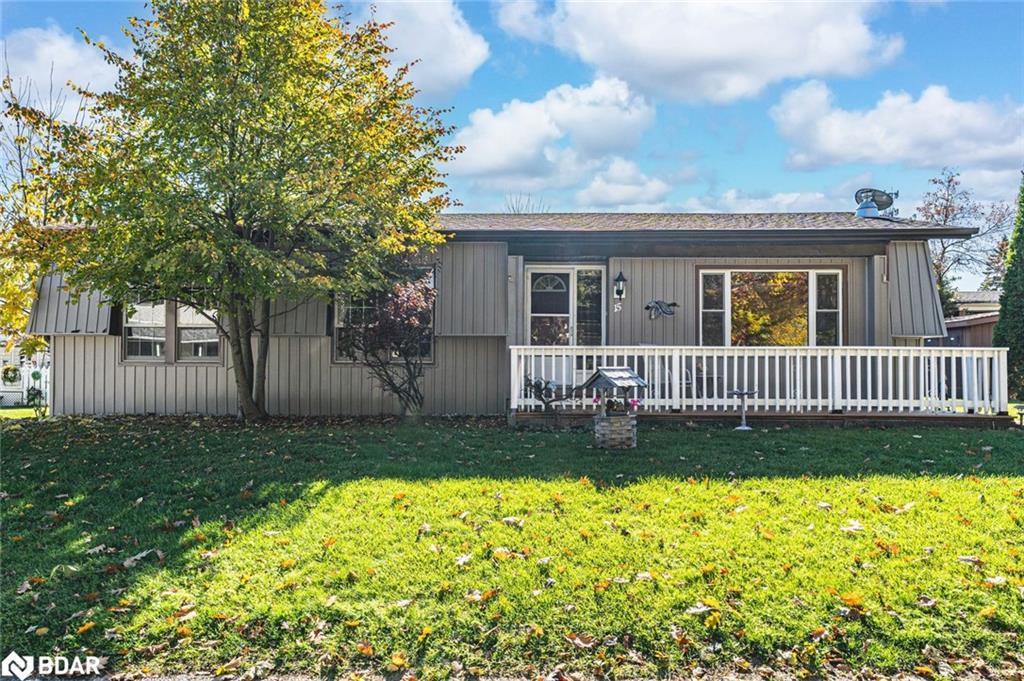 15 Riverview Circle, Innisfil, ON - Outdoor With Deck Patio Veranda