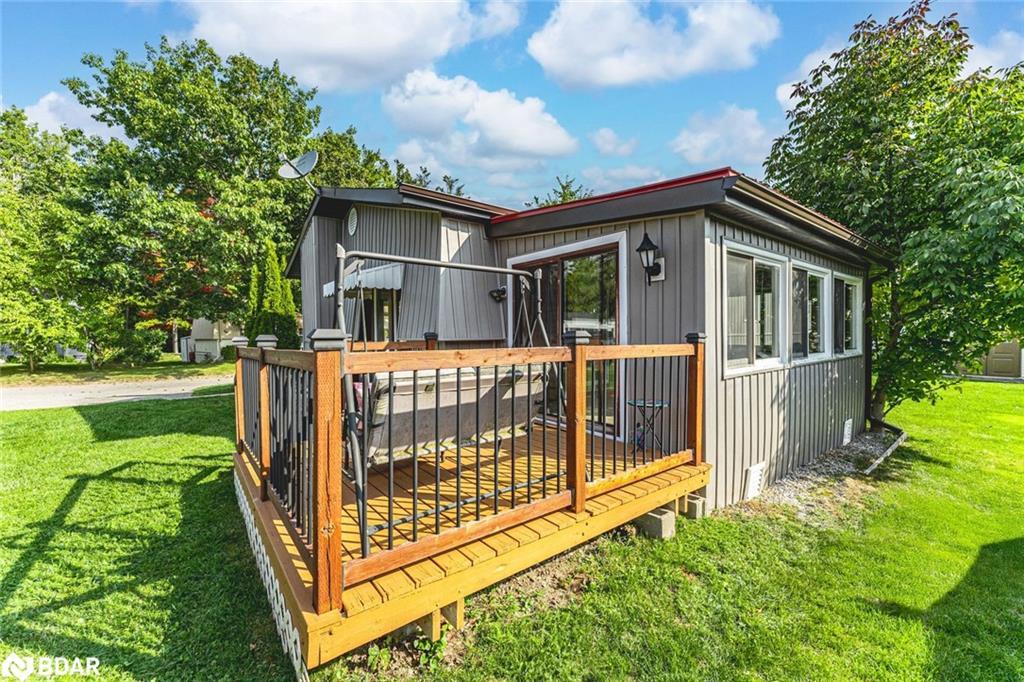 15 Riverview Circle, Innisfil, ON - Outdoor With Deck Patio Veranda