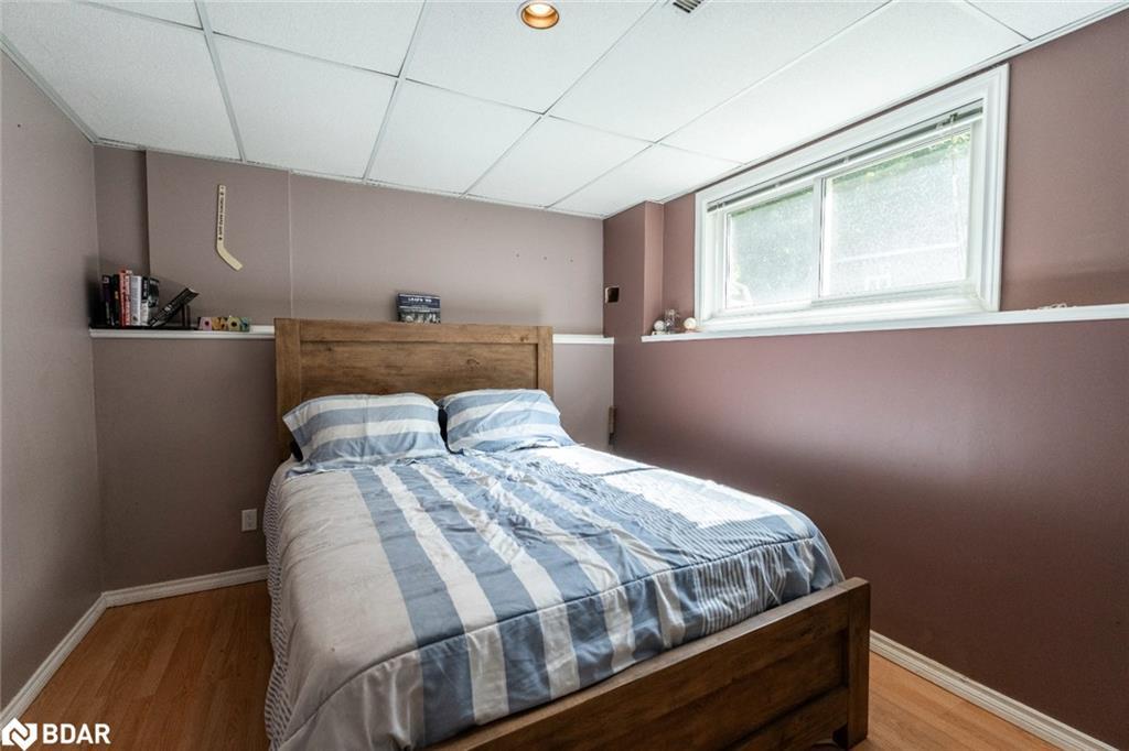 51 Nottawasaga Drive, Angus, ON - Indoor Photo Showing Bedroom