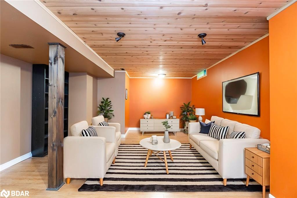 51 Nottawasaga Drive, Angus, ON - Indoor