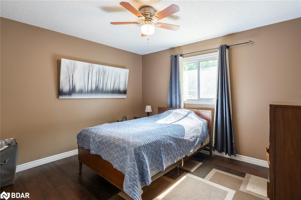 51 Nottawasaga Drive, Angus, ON - Indoor Photo Showing Bedroom
