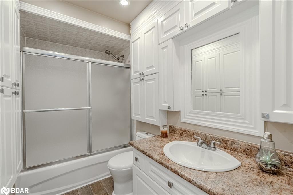 68 Coughlin Road, Barrie, ON - Indoor Photo Showing Bathroom