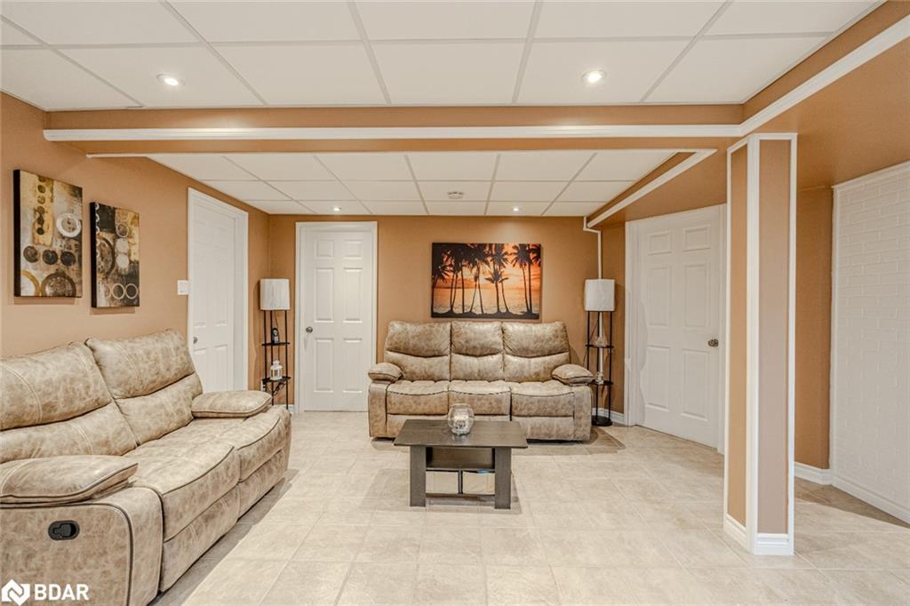 68 Coughlin Road, Barrie, ON - Indoor