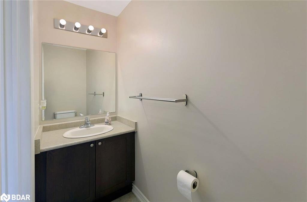 7-57 Ferndale Drive S, Barrie, ON - Indoor Photo Showing Bathroom