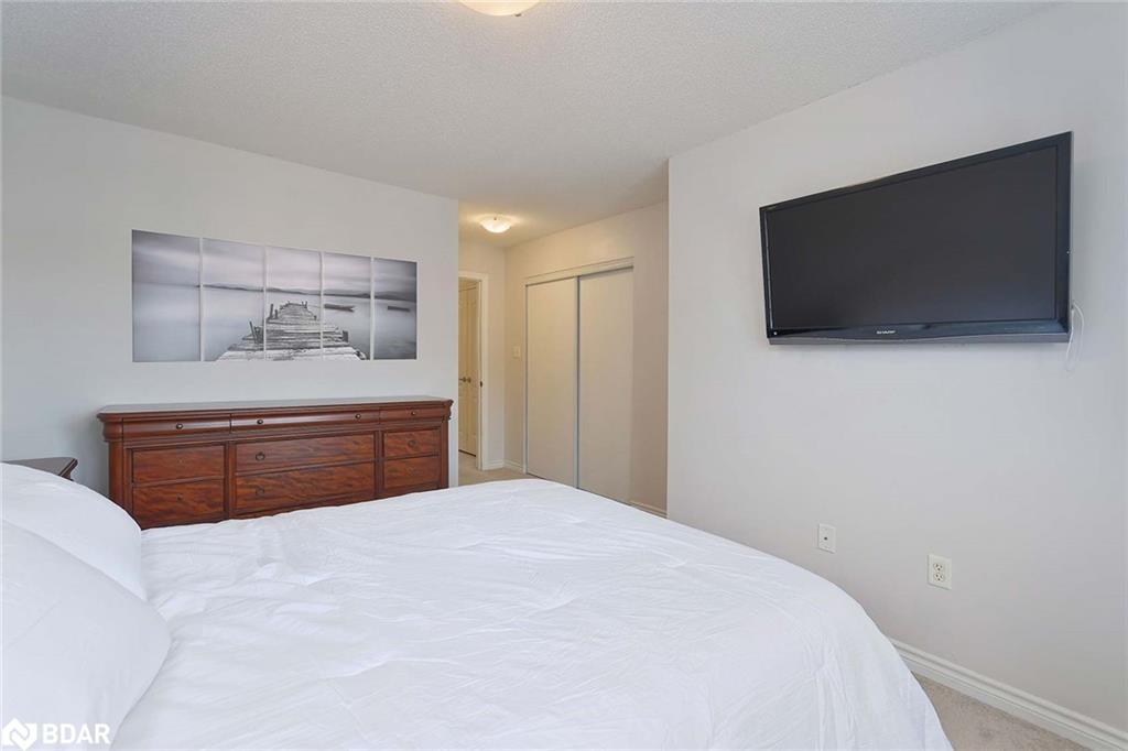 7-57 Ferndale Drive S, Barrie, ON - Indoor Photo Showing Bedroom