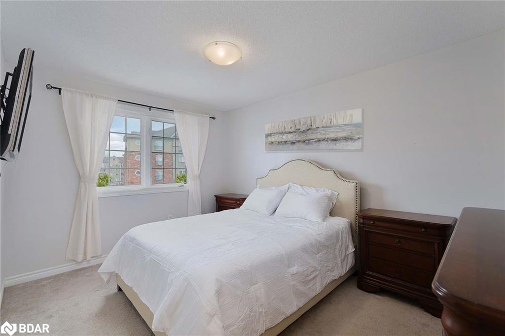 7-57 Ferndale Drive S, Barrie, ON - Indoor Photo Showing Bedroom