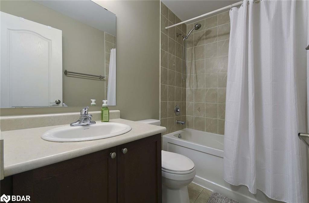 7-57 Ferndale Drive S, Barrie, ON - Indoor Photo Showing Bathroom