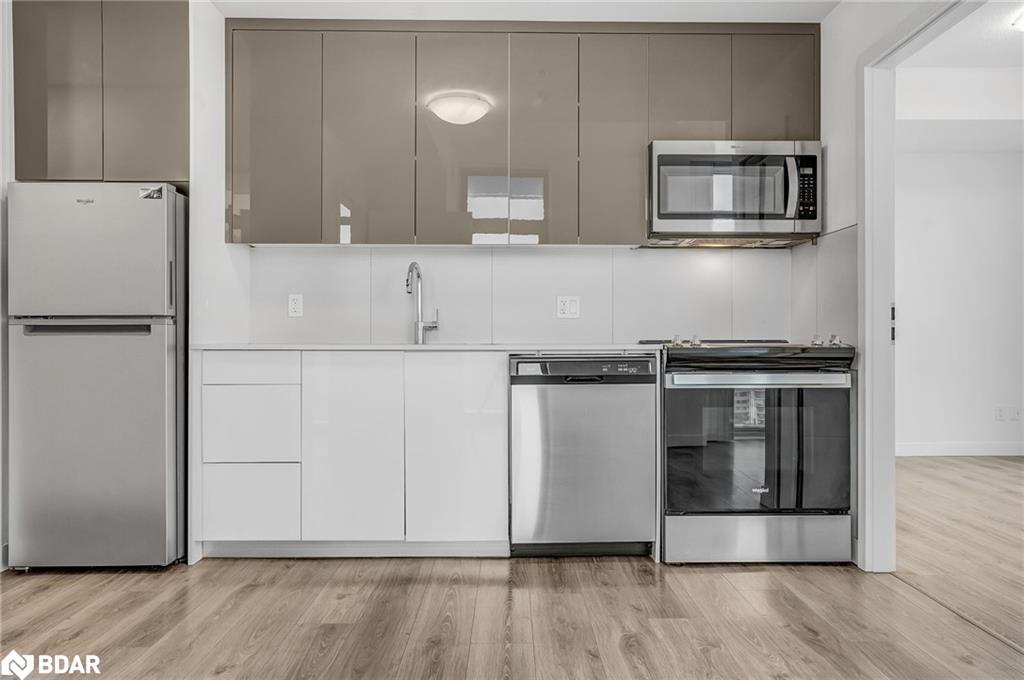1409-60 Frederick Street, Kitchener, ON - Indoor Photo Showing Kitchen