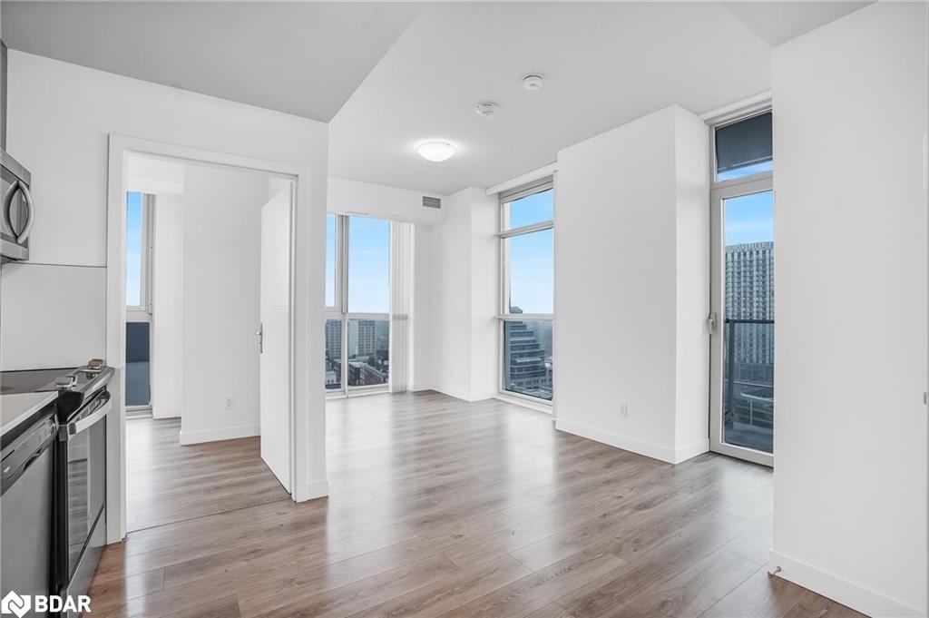1409-60 Frederick Street, Kitchener, ON - Indoor Photo Showing Kitchen