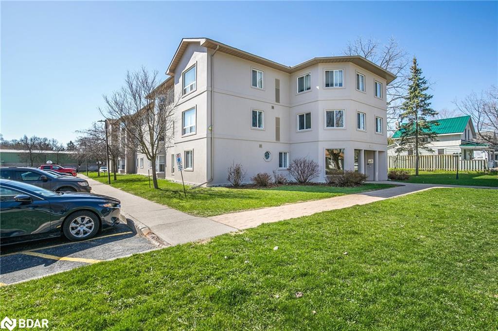 303-107 Bond Street, Orillia, ON - Outdoor