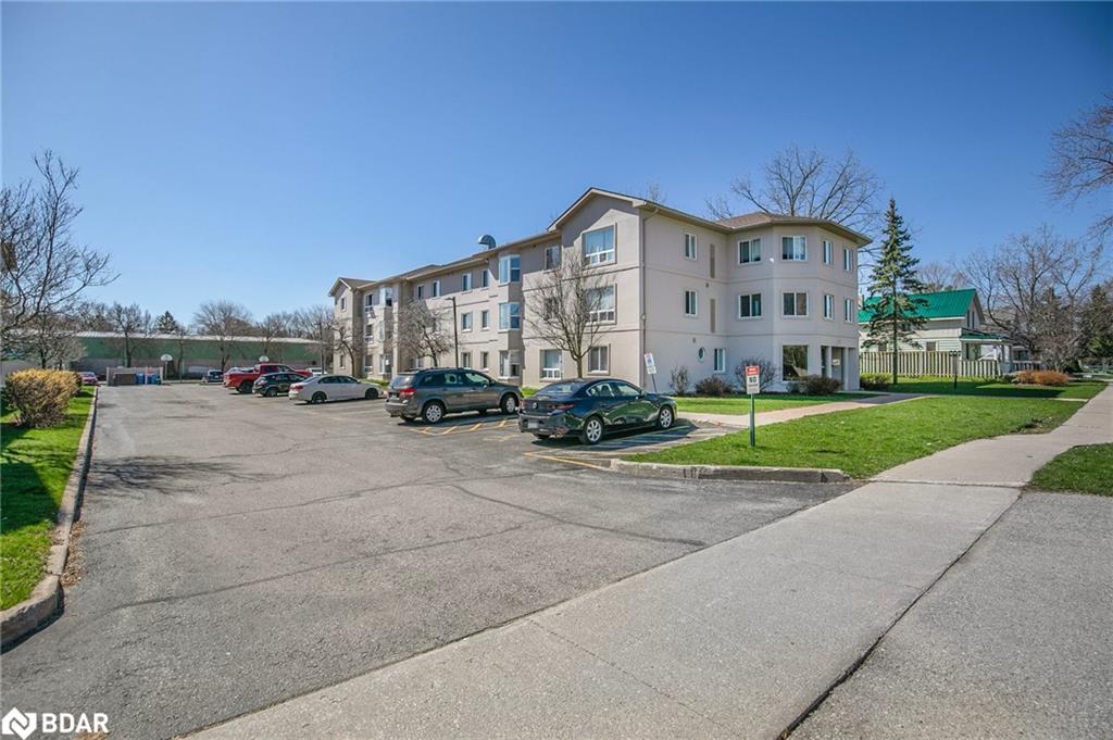 303-107 Bond Street, Orillia, ON - Outdoor