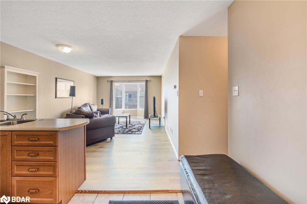 303-107 Bond Street, Orillia, ON - Indoor