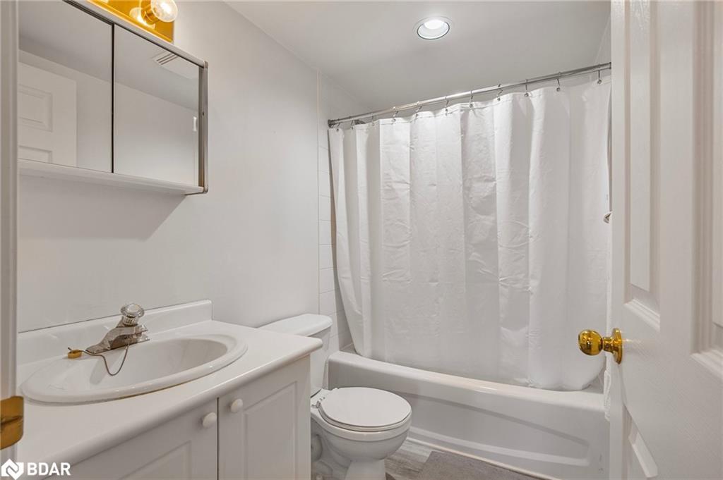 303-107 Bond Street, Orillia, ON - Indoor Photo Showing Bathroom