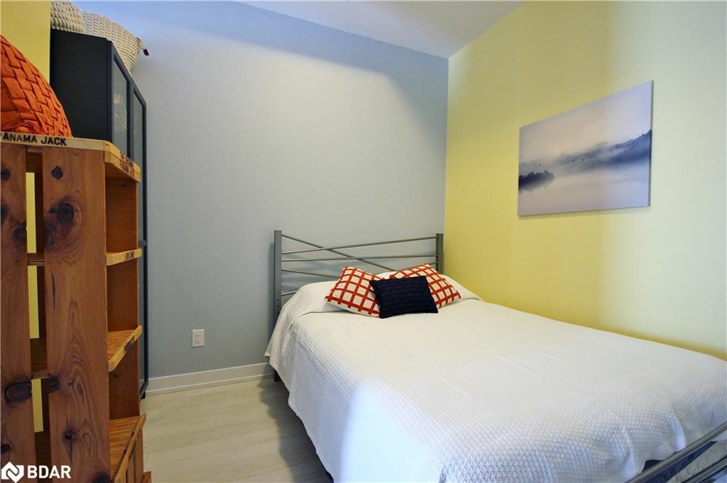 60-275 Broward Way, Innisfil, ON - Indoor Photo Showing Bedroom