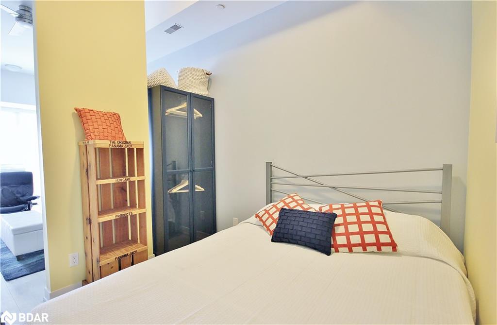 60-275 Broward Way, Innisfil, ON - Indoor Photo Showing Bedroom