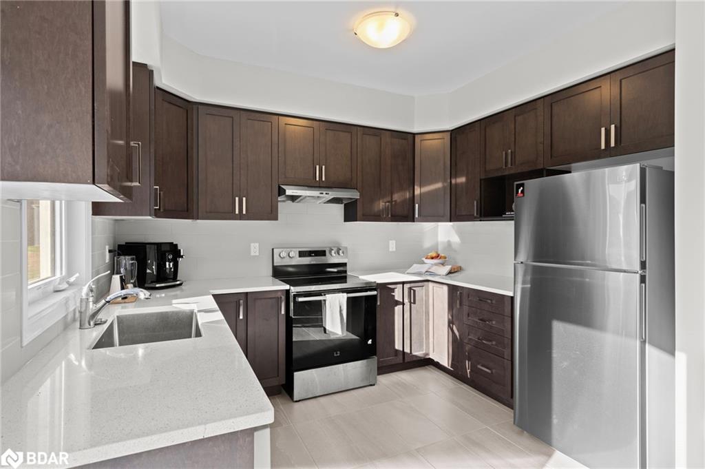 340 Mceachern Lane, Gravenhurst, ON - Indoor Photo Showing Kitchen With Stainless Steel Kitchen