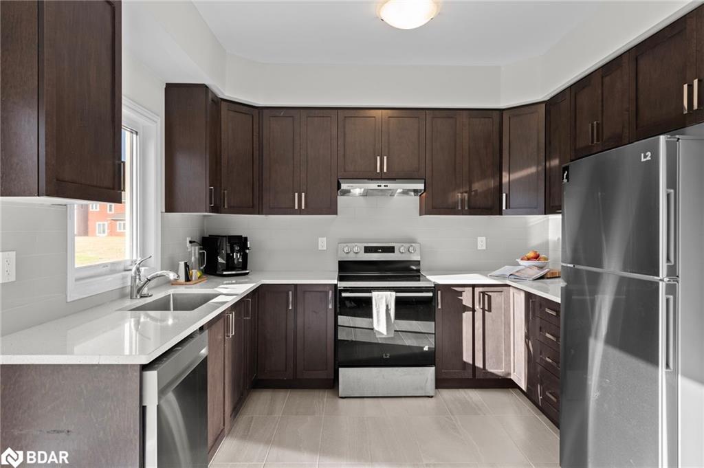 340 Mceachern Lane, Gravenhurst, ON - Indoor Photo Showing Kitchen With Stainless Steel Kitchen With Upgraded Kitchen