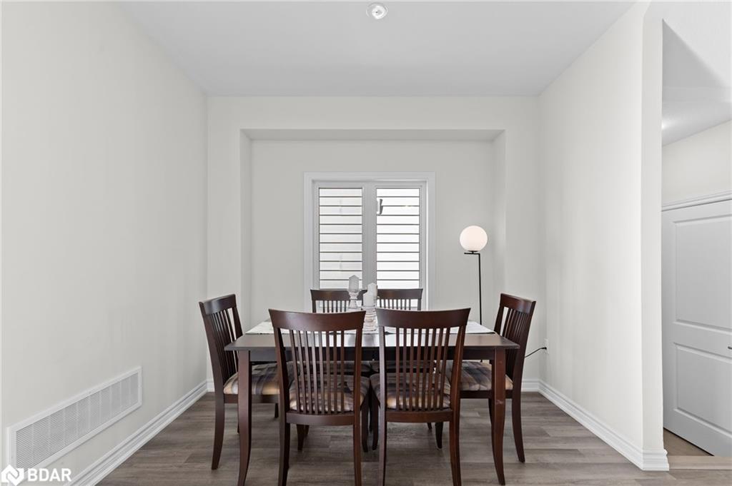 340 Mceachern Lane, Gravenhurst, ON - Indoor Photo Showing Dining Room