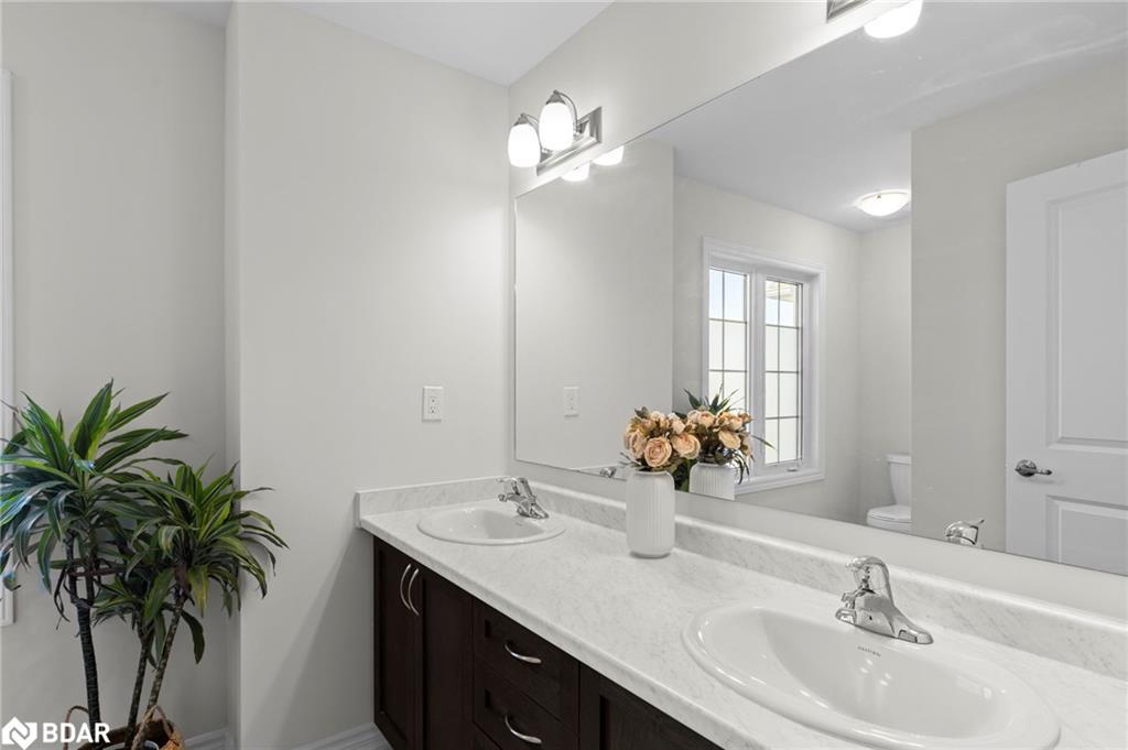 340 Mceachern Lane, Gravenhurst, ON - Indoor Photo Showing Bathroom