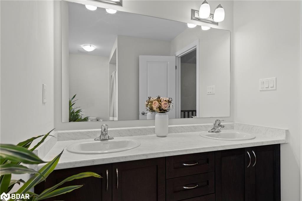 340 Mceachern Lane, Gravenhurst, ON - Indoor Photo Showing Bathroom