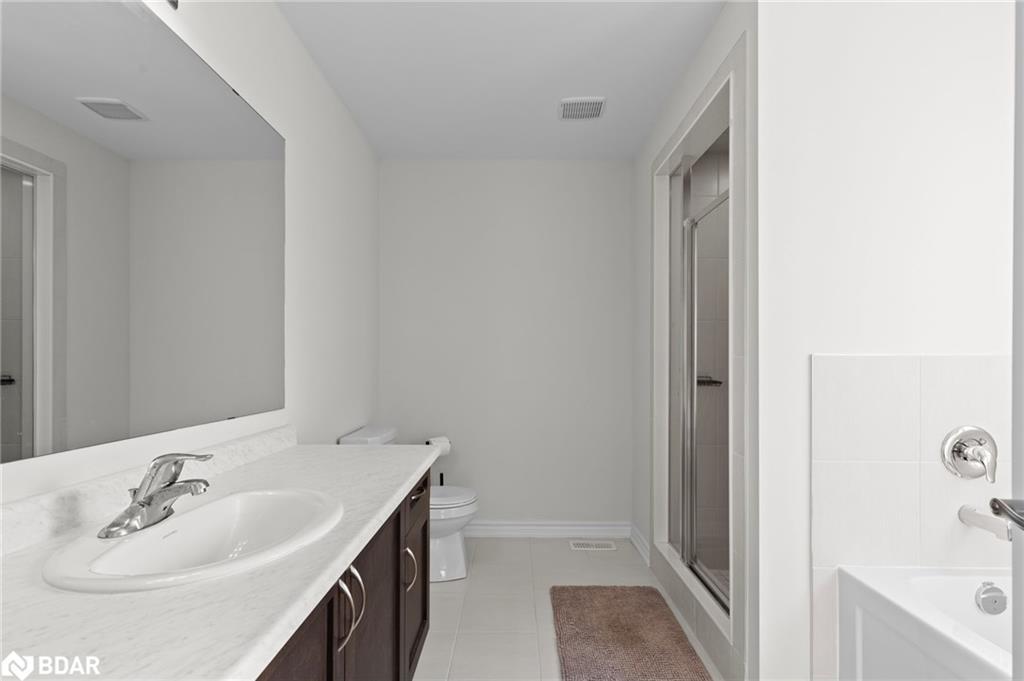 340 Mceachern Lane, Gravenhurst, ON - Indoor Photo Showing Bathroom