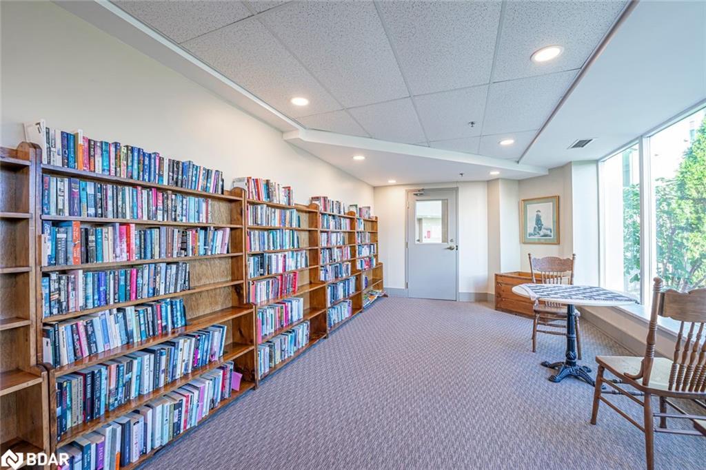 Ph2/3-2 Toronto Street, Barrie, ON - Indoor Photo Showing Office