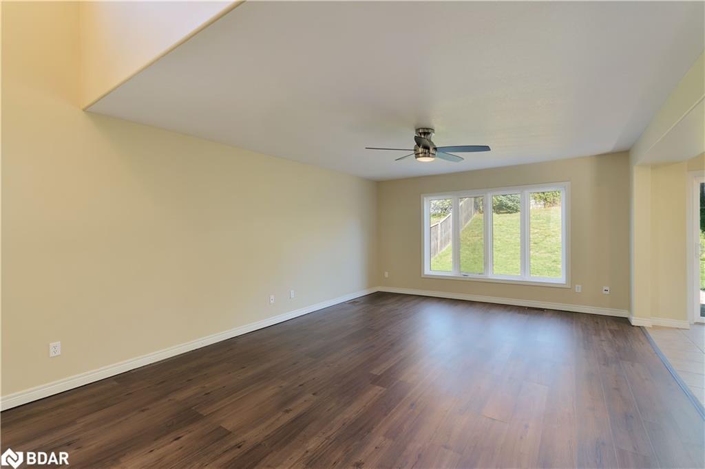 47 Plum Tree Lane, Grimsby, ON - Indoor Photo Showing Other Room