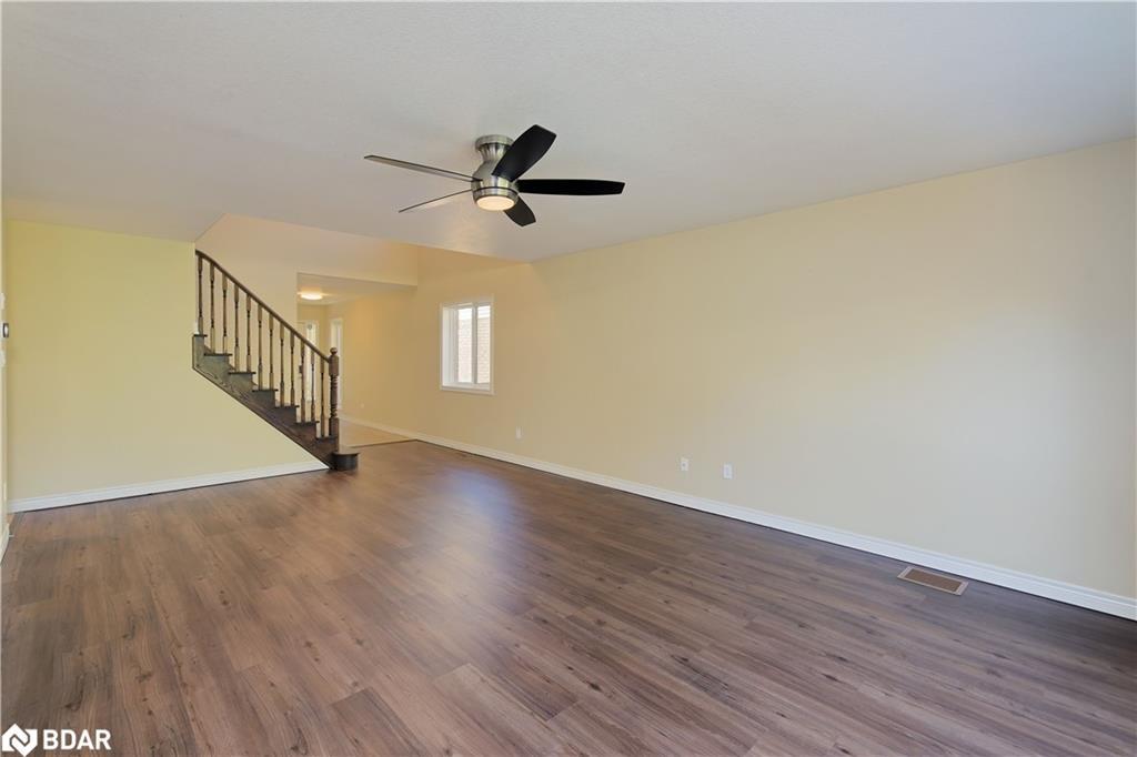 47 Plum Tree Lane, Grimsby, ON - Indoor Photo Showing Other Room