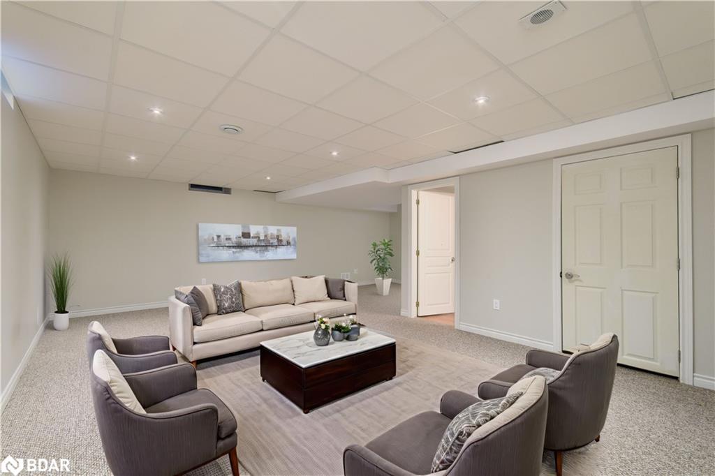 47 Plum Tree Lane, Grimsby, ON - Indoor Photo Showing Other Room