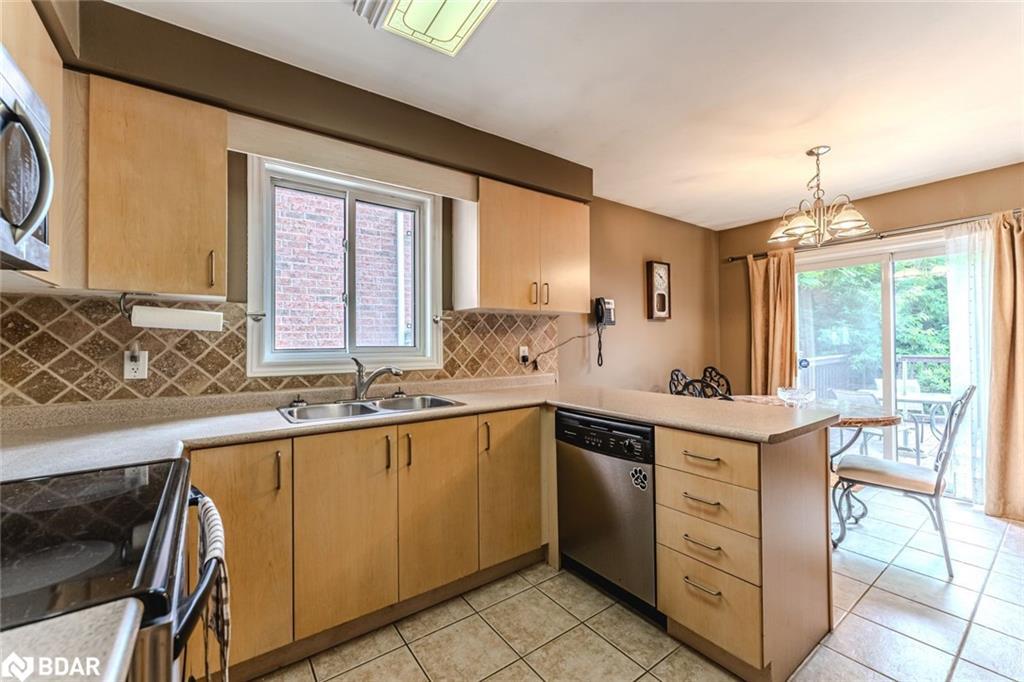 10 Stephanie Lane, Barrie, ON - Indoor Photo Showing Kitchen With Double Sink