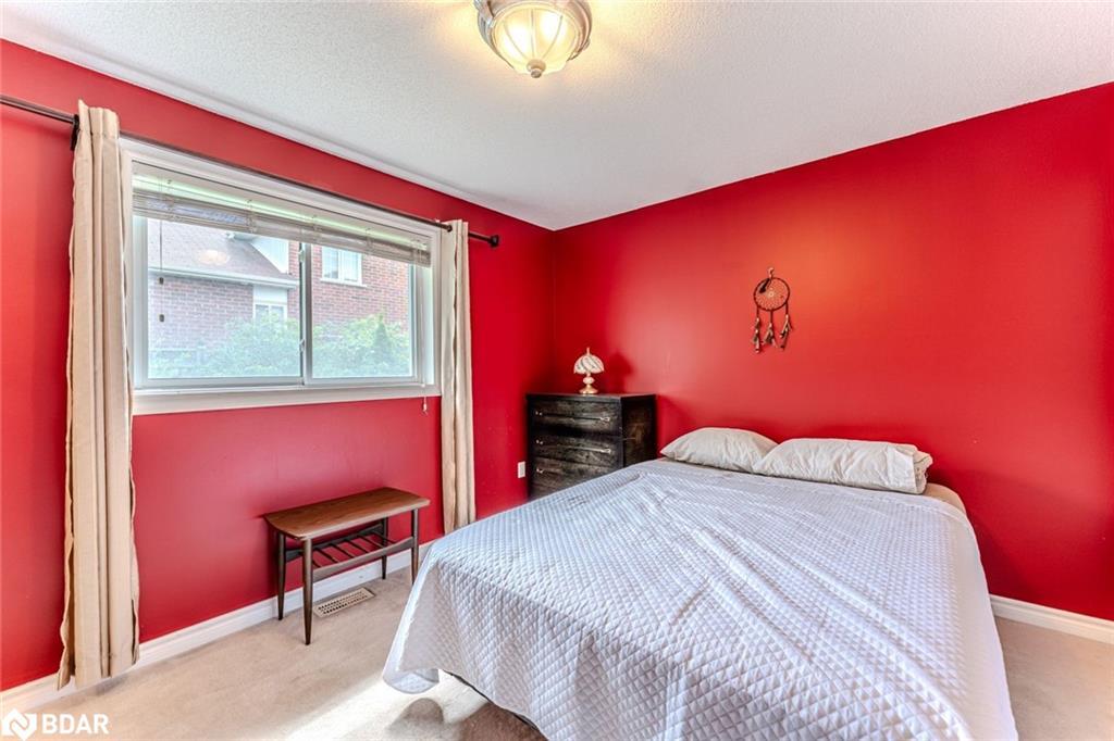10 Stephanie Lane, Barrie, ON - Indoor Photo Showing Bedroom