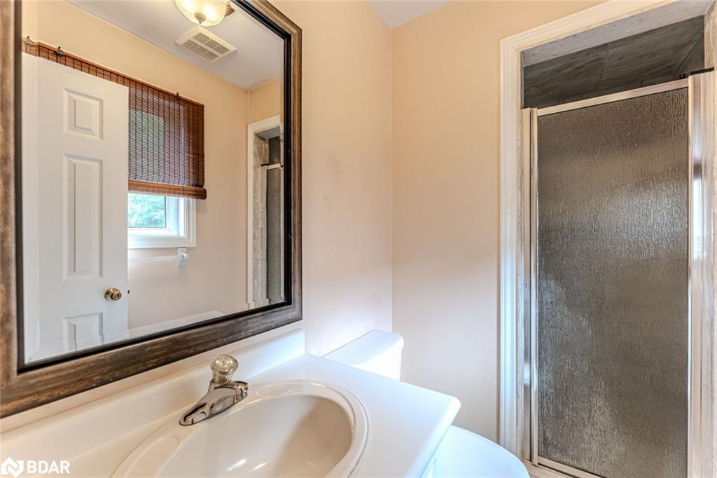 10 Stephanie Lane, Barrie, ON - Indoor Photo Showing Bathroom