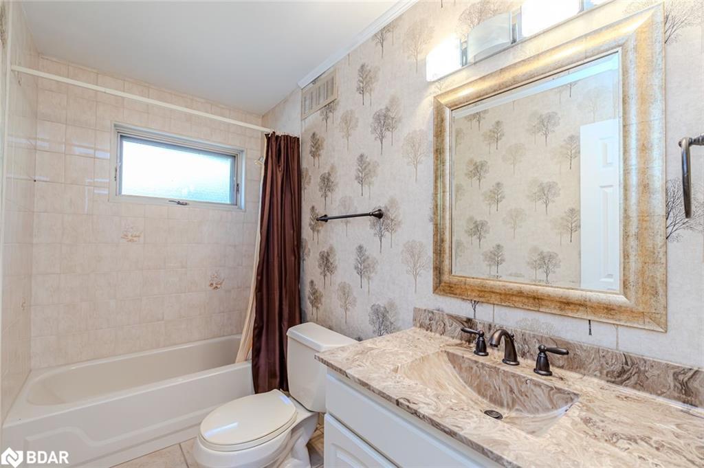 1564 Honey Harbour Road, Georgian Bay, ON - Indoor Photo Showing Bathroom