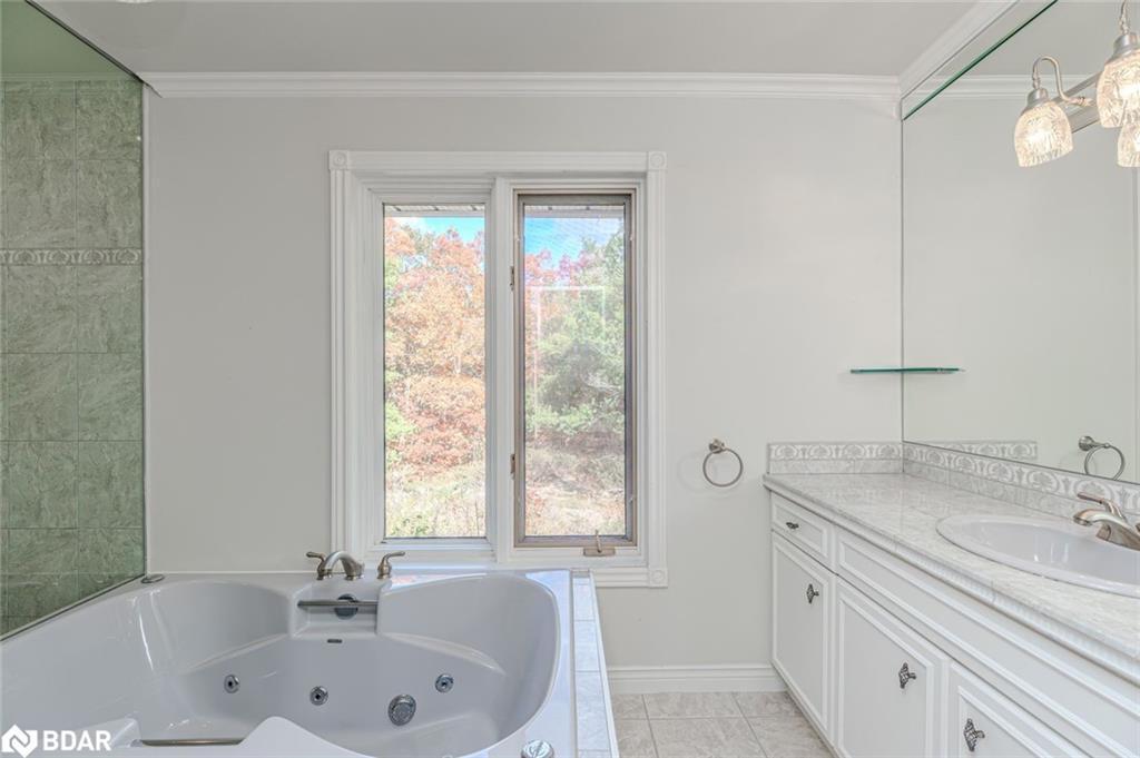 1564 Honey Harbour Road, Georgian Bay, ON - Indoor Photo Showing Bathroom