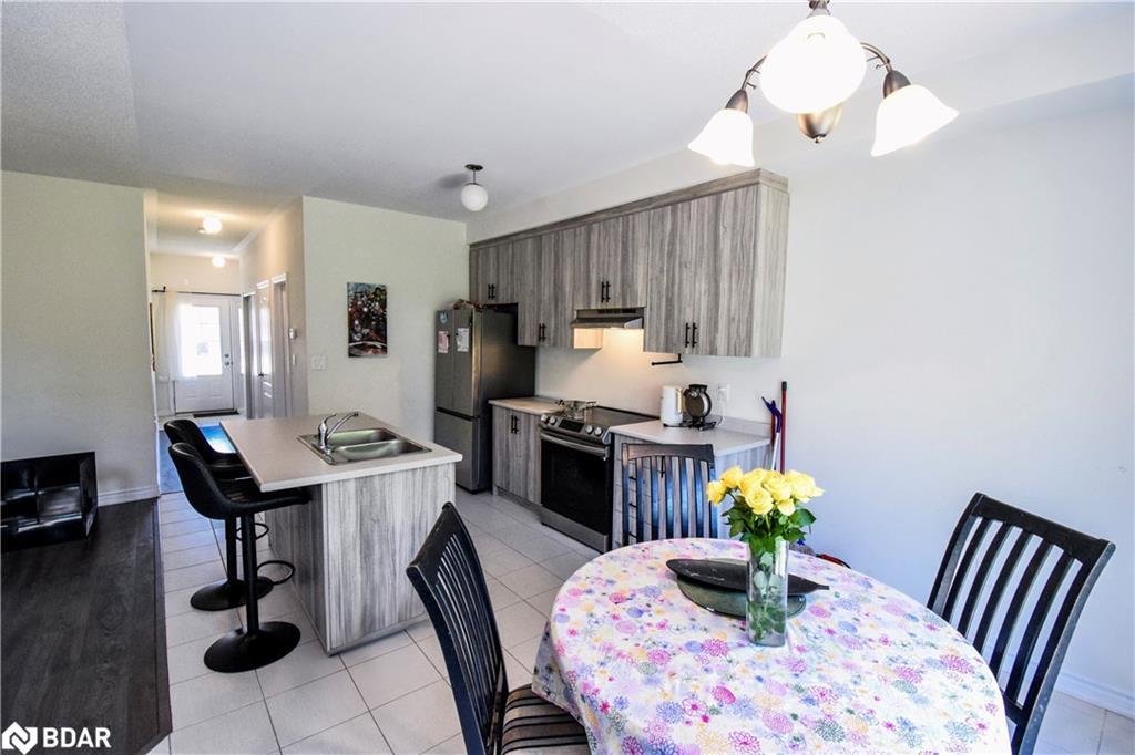 77 Tumblewood Place, Welland, ON - Indoor Photo Showing Dining Room