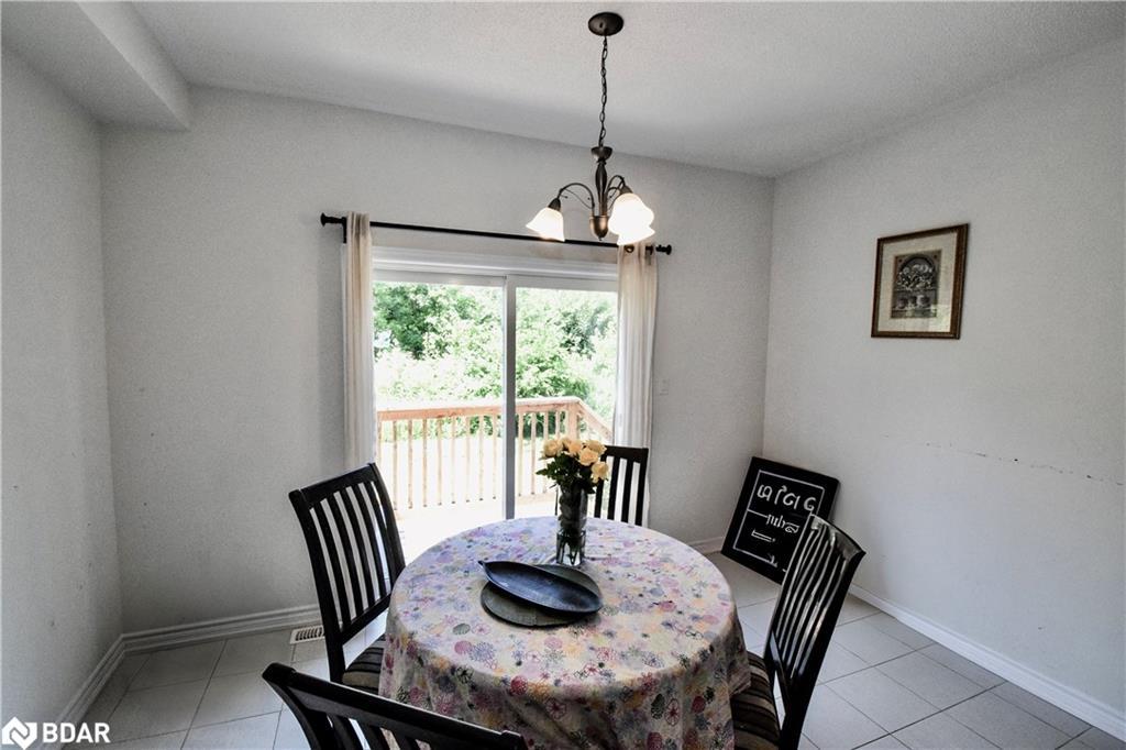 77 Tumblewood Place, Welland, ON - Indoor Photo Showing Dining Room