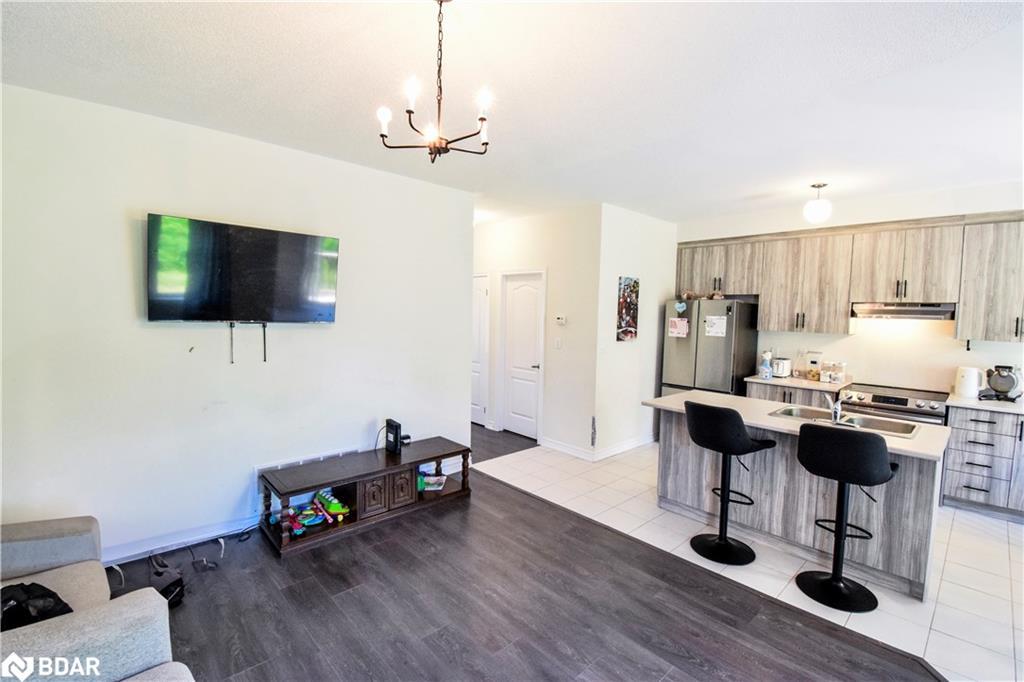 77 Tumblewood Place, Welland, ON - Indoor Photo Showing Kitchen With Double Sink