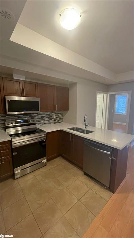 32-02-2420 Baronwood Drive, Oakville, ON - Indoor Photo Showing Kitchen With Double Sink