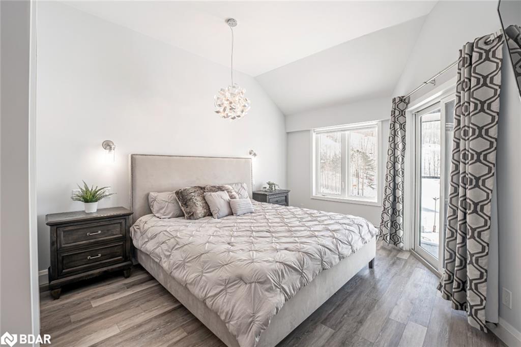 503-80 Horseshoe Boulevard, Oro-Medonte, ON - Indoor Photo Showing Bedroom