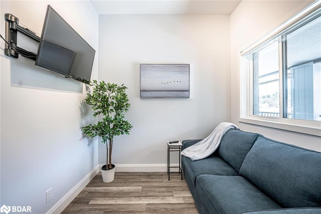 503-80 Horseshoe Boulevard, Oro-Medonte, ON - Indoor Photo Showing Other Room