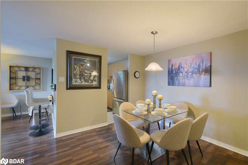501-6720 Glen Erin Drive, Mississauga, ON - Indoor Photo Showing Dining Room