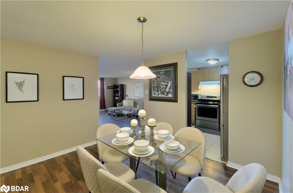 501-6720 Glen Erin Drive, Mississauga, ON - Indoor Photo Showing Dining Room