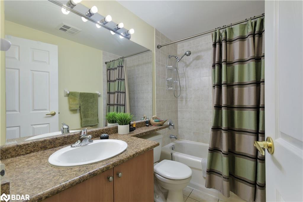501-6720 Glen Erin Drive, Mississauga, ON - Indoor Photo Showing Bathroom