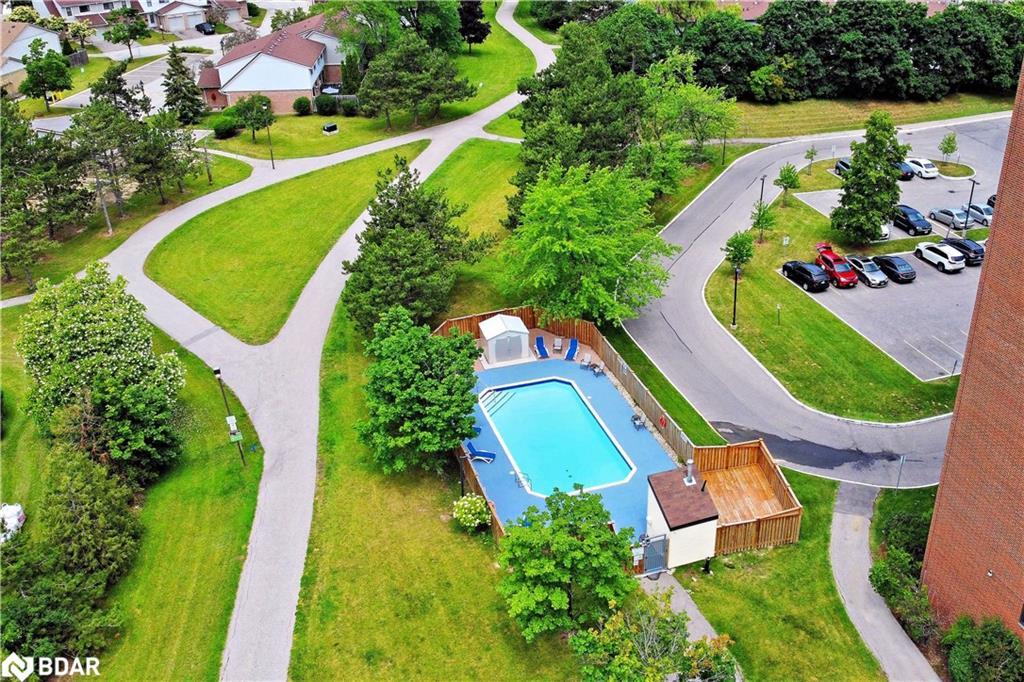 501-6720 Glen Erin Drive, Mississauga, ON - Outdoor With In Ground Pool With View